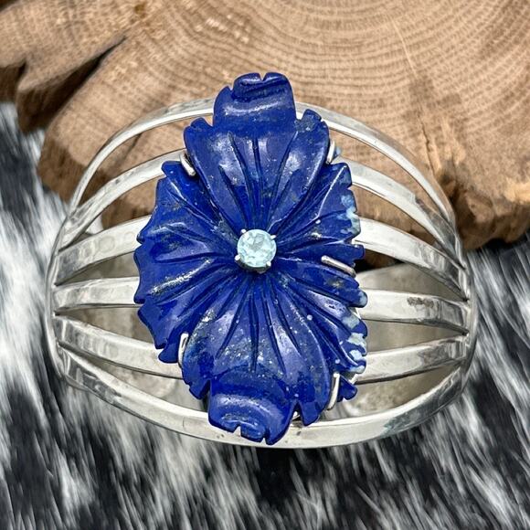 1990s WILBERT BENALLY Sterling Silver 6-Row Cuff Bracelet Carved Lapis Flower - Picture 2 of 5
